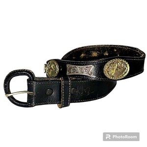 Rodeo/bull riding metal medallions black‎ leather belt. Made in Mexico. EUC